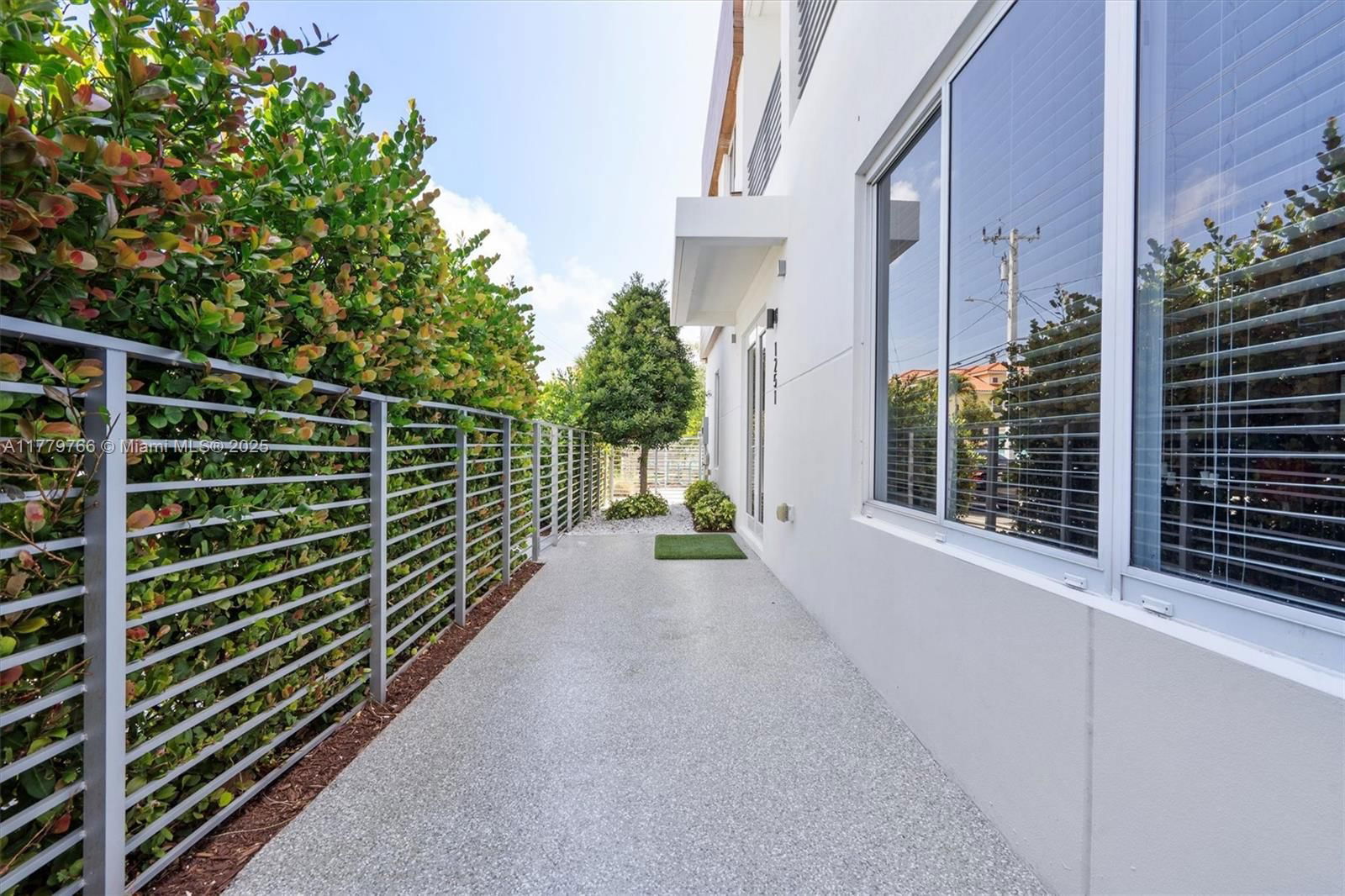 Real estate property located at 1251 18th Ave, Broward, Lake Ridge, Fort Lauderdale, FL