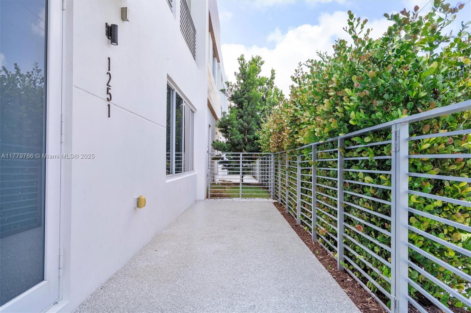 Real estate property located at 1251 18th Ave, Broward, Lake Ridge, Fort Lauderdale, FL