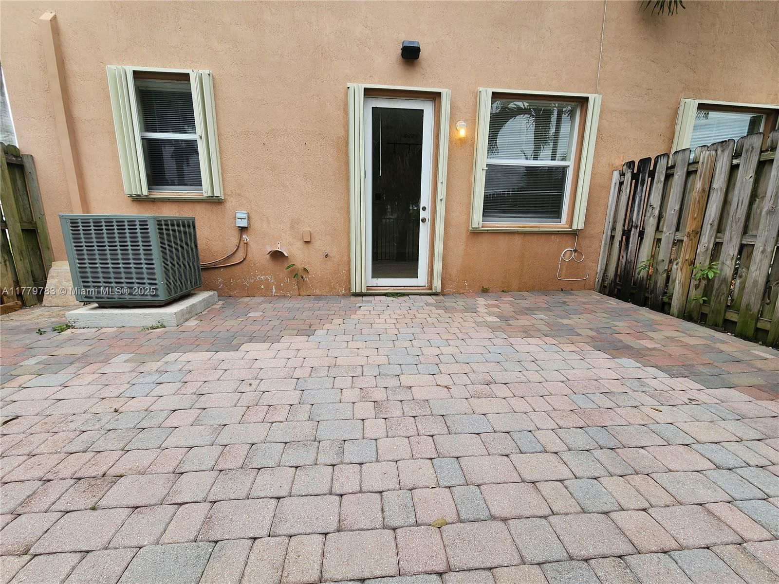 Real estate property located at 14709 25th St #14709, Miami-dade, Coral Lakes Kingdom, Miami, FL