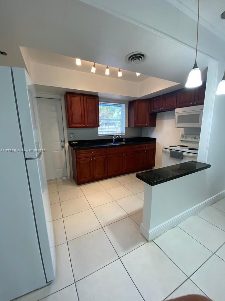 Real estate property located at 4290 21st Ave, Broward, Tamarac Forest, Oakland Park, FL
