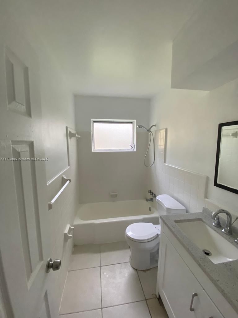 Real estate property located at 4290 21st Ave, Broward, Tamarac Forest, Oakland Park, FL
