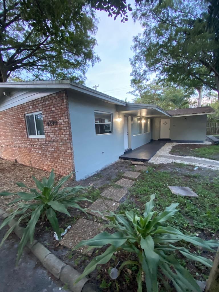 Real estate property located at 4290 21st Ave, Broward, Tamarac Forest, Oakland Park, FL