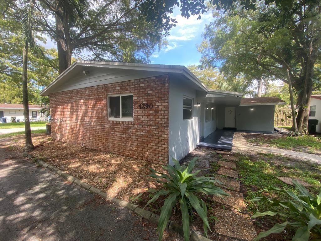 Real estate property located at 4290 21st Ave, Broward, Tamarac Forest, Oakland Park, FL