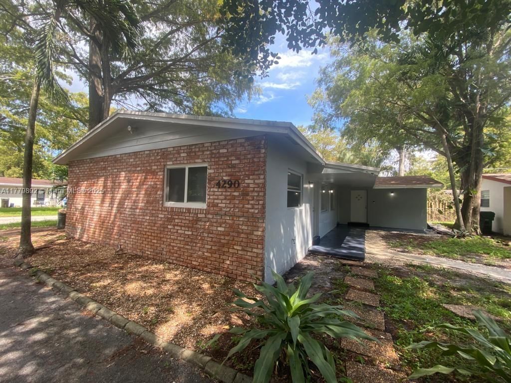 Real estate property located at 4290 21st Ave, Broward, Tamarac Forest, Oakland Park, FL
