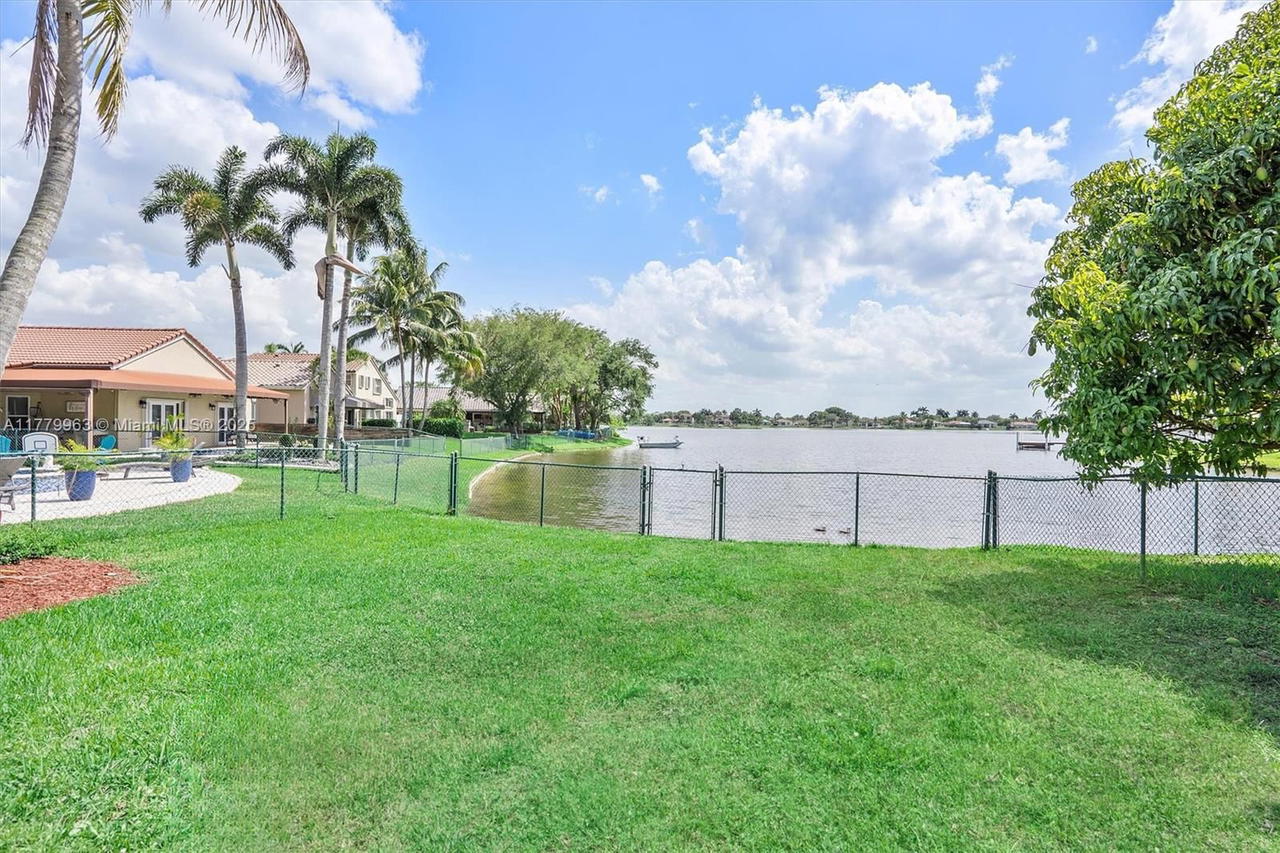 Real estate property located at 18628 24th Pl, Broward, Big Sky Plat, Pembroke Pines, FL