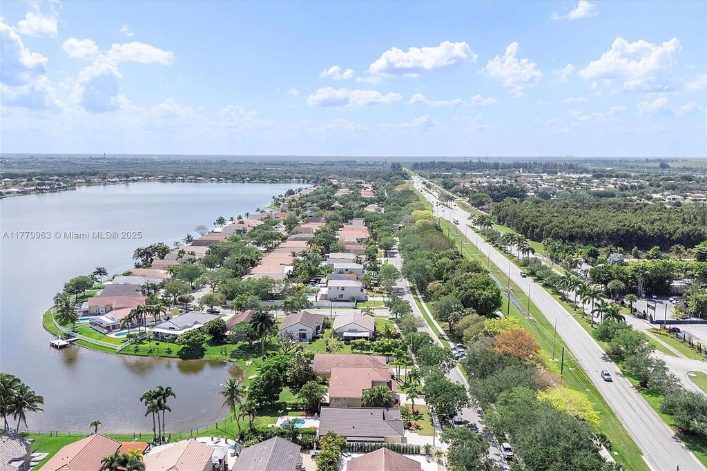 Real estate property located at 18628 24th Pl, Broward, Big Sky Plat, Pembroke Pines, FL