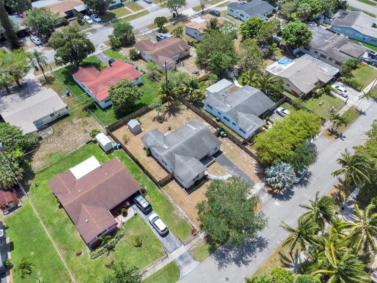 Real estate property located at 3830 7th Ct, Broward, Academy Award Homes Sec 3, Lauderhill, FL