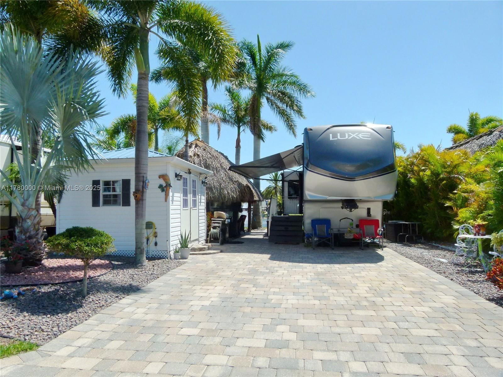 Real estate property located at 526 40th Cove, Okeechobee, Silver Palms Rv Resort, Okeechobee, FL