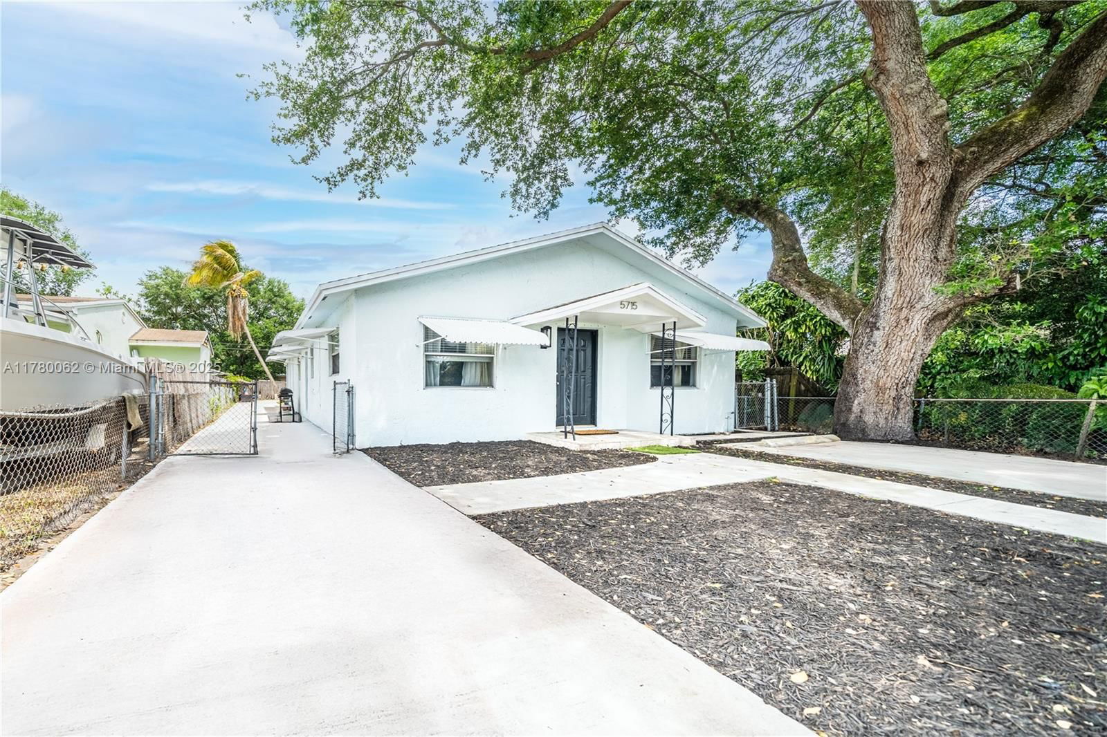 Real estate property located at 5715 Garfield St, Broward, Hollywood Beach Heights S, Hollywood, FL