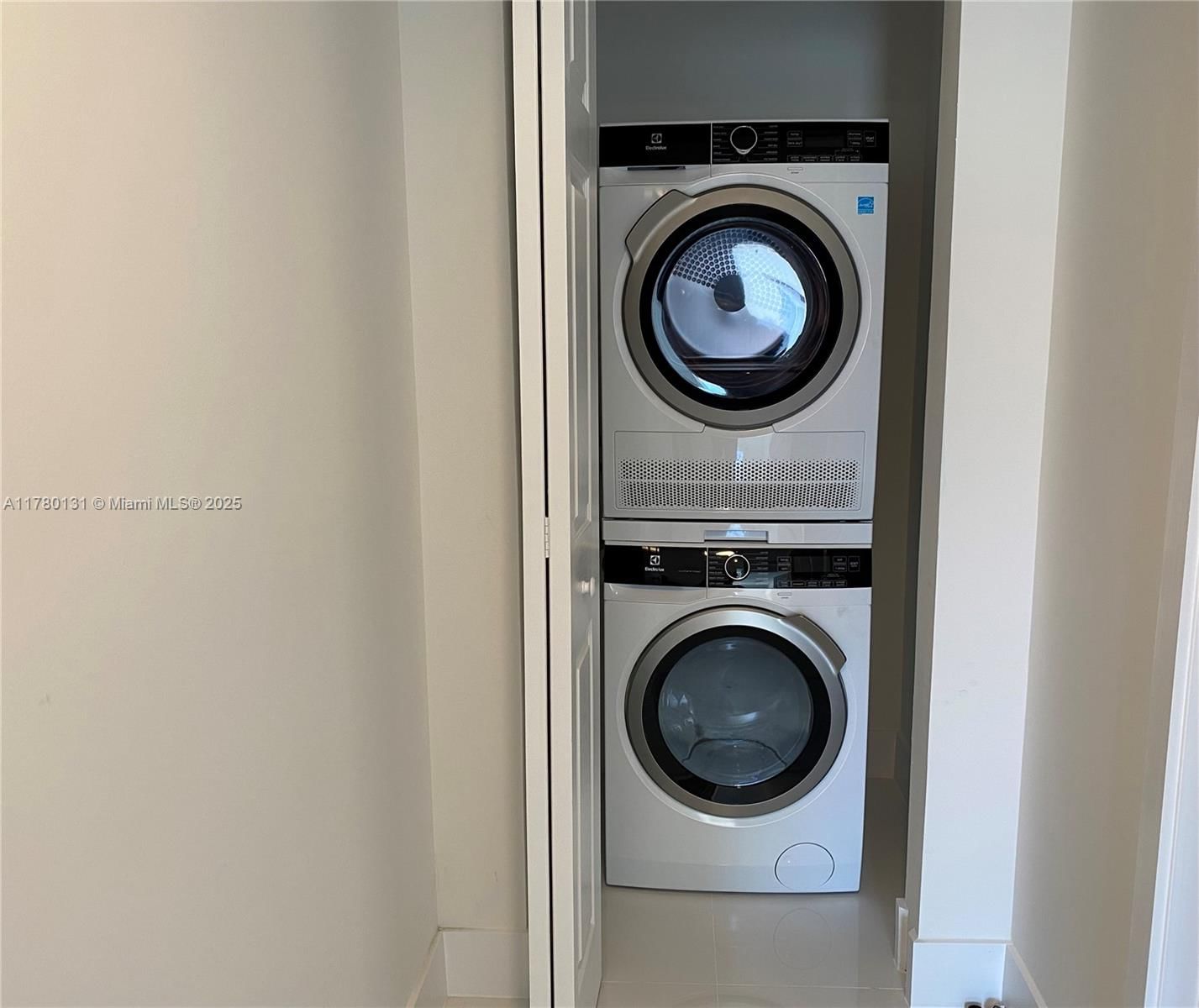 Real estate property located at 10950 82nd St #420, Miami-dade, Islands At Doral 1st Addi, Doral, FL