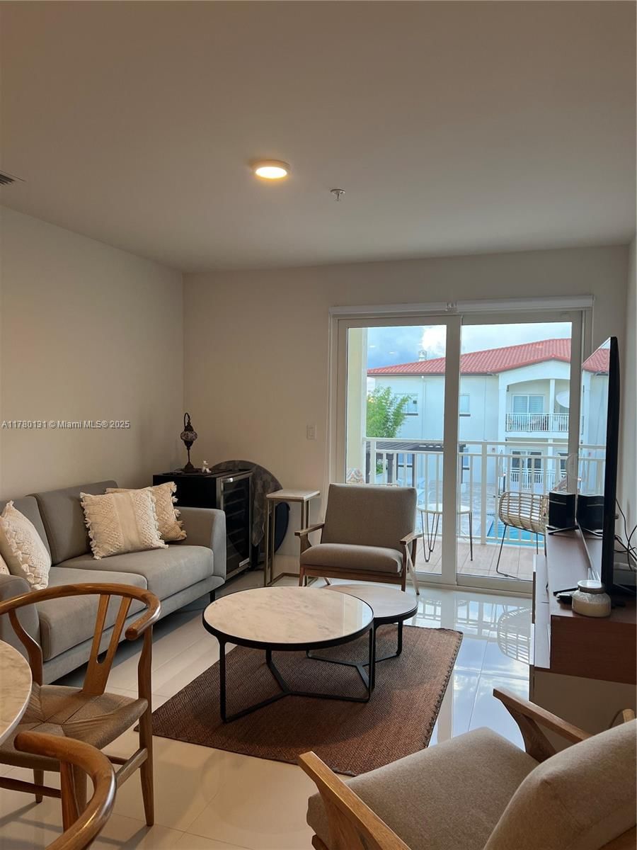 Real estate property located at 10950 82nd St #420, Miami-dade, Islands At Doral 1st Addi, Doral, FL