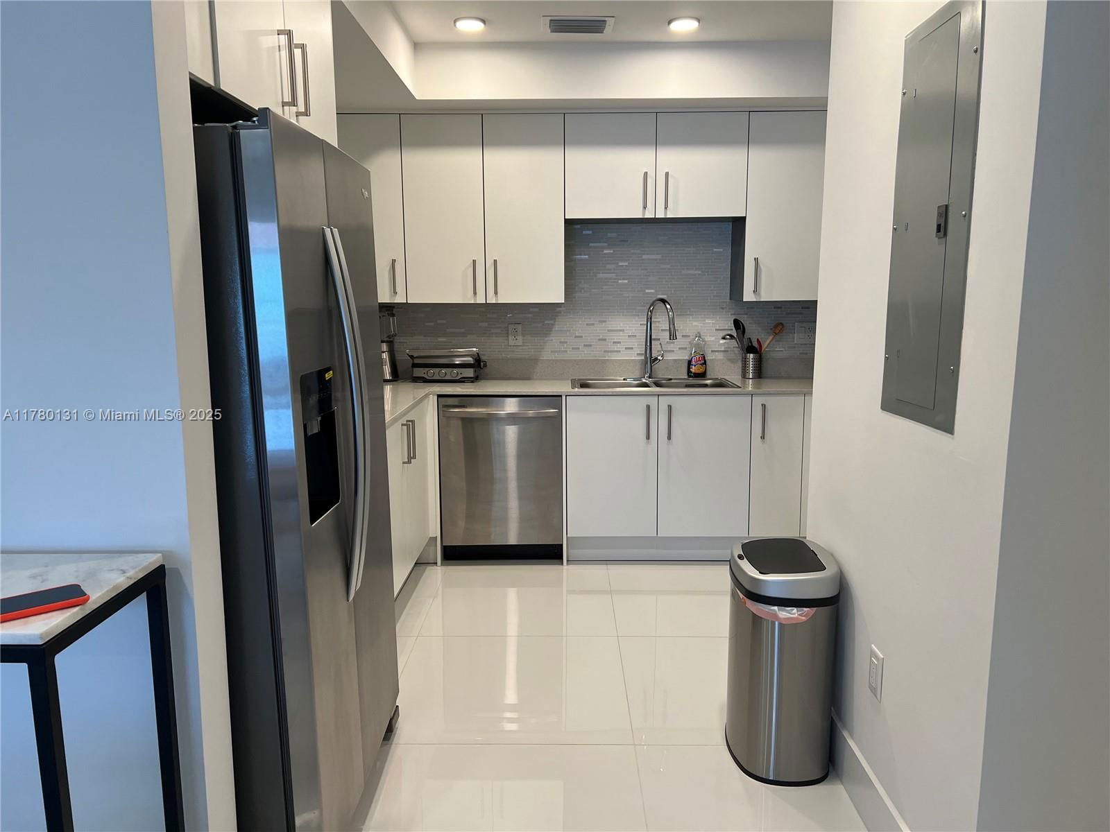 Real estate property located at 10950 82nd St #420, Miami-dade, Islands At Doral 1st Addi, Doral, FL