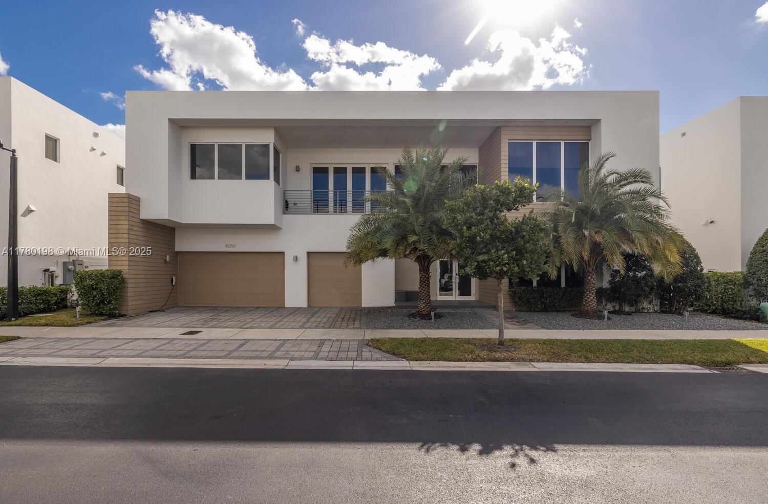 Real estate property located at 10250 75th Ter, Miami-dade, Doral Commons Residential, Doral, FL