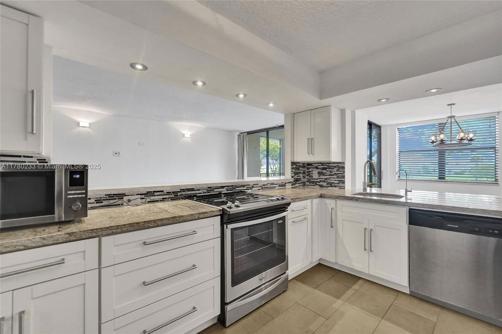 Real estate property located at 105 Lake Emerald Dr #211, Broward, Lake Emerald Condominium, Oakland Park, FL
