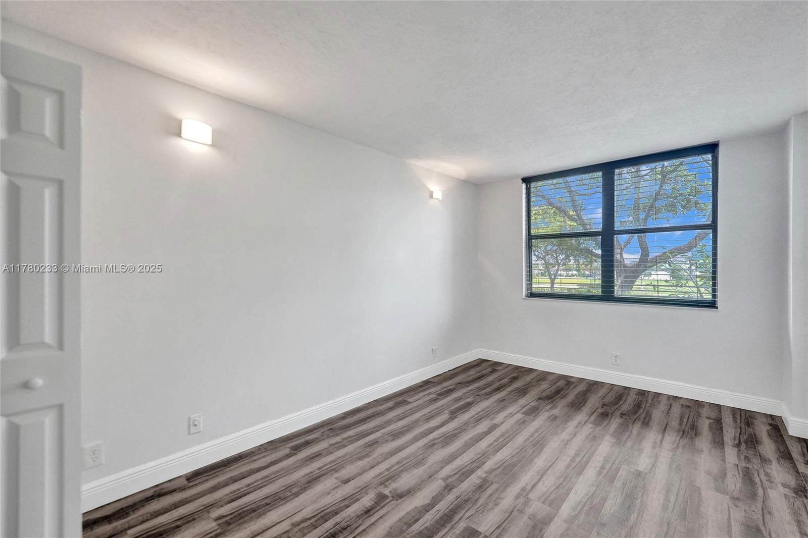 Real estate property located at 105 Lake Emerald Dr #211, Broward, Lake Emerald Condominium, Oakland Park, FL