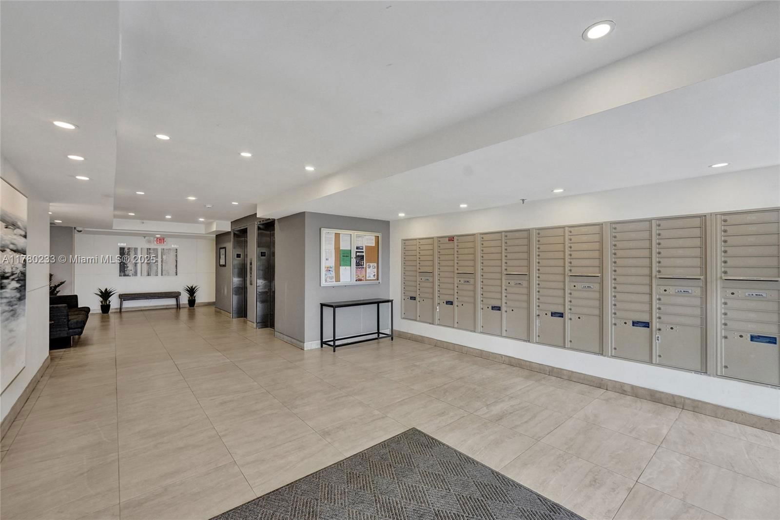 Real estate property located at 105 Lake Emerald Dr #211, Broward, Lake Emerald Condominium, Oakland Park, FL