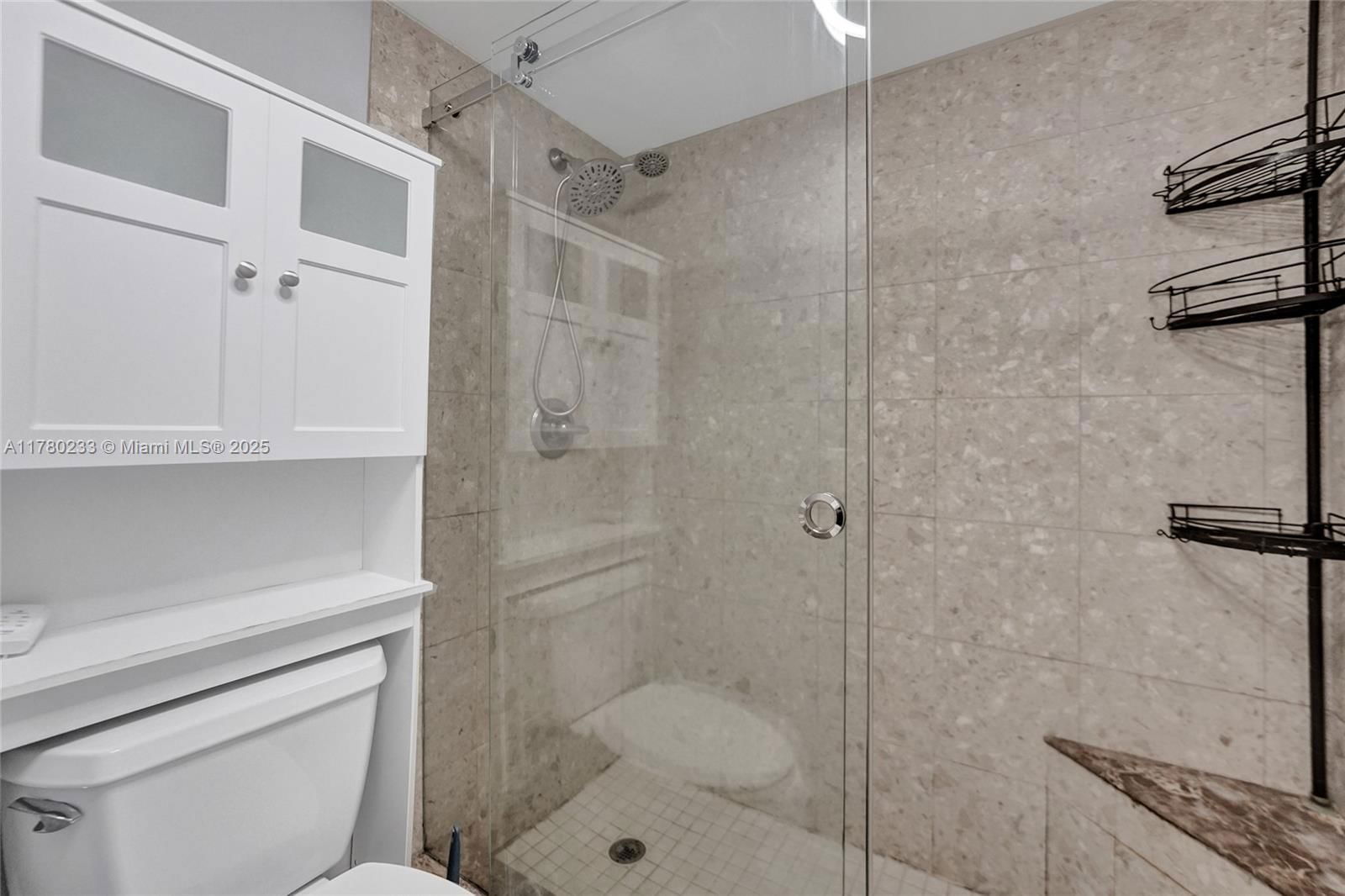 Real estate property located at 105 Lake Emerald Dr #211, Broward, Lake Emerald Condominium, Oakland Park, FL