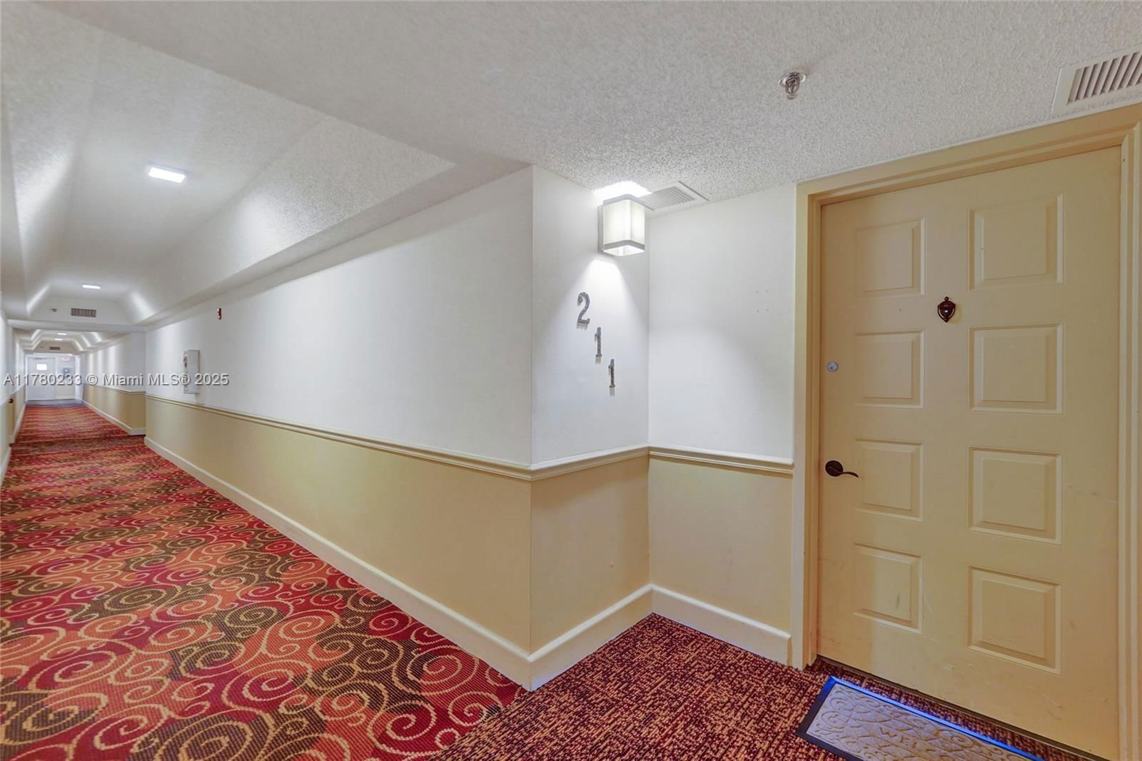 Real estate property located at 105 Lake Emerald Dr #211, Broward, Lake Emerald Condominium, Oakland Park, FL