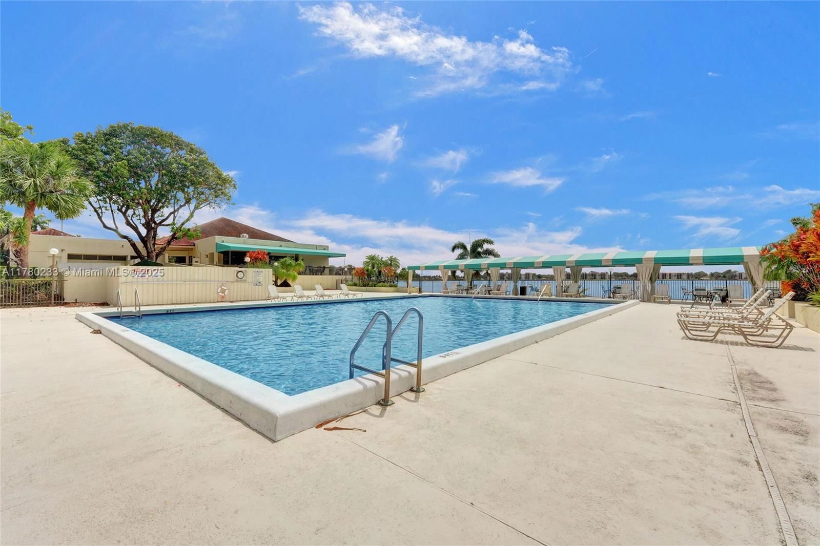 Real estate property located at 105 Lake Emerald Dr #211, Broward, Lake Emerald Condominium, Oakland Park, FL