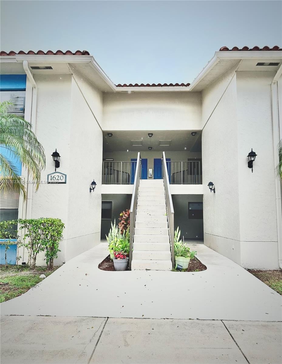 Real estate property located at , Palm Beach, Palm Beach Place Condo, West Palm Beach, FL