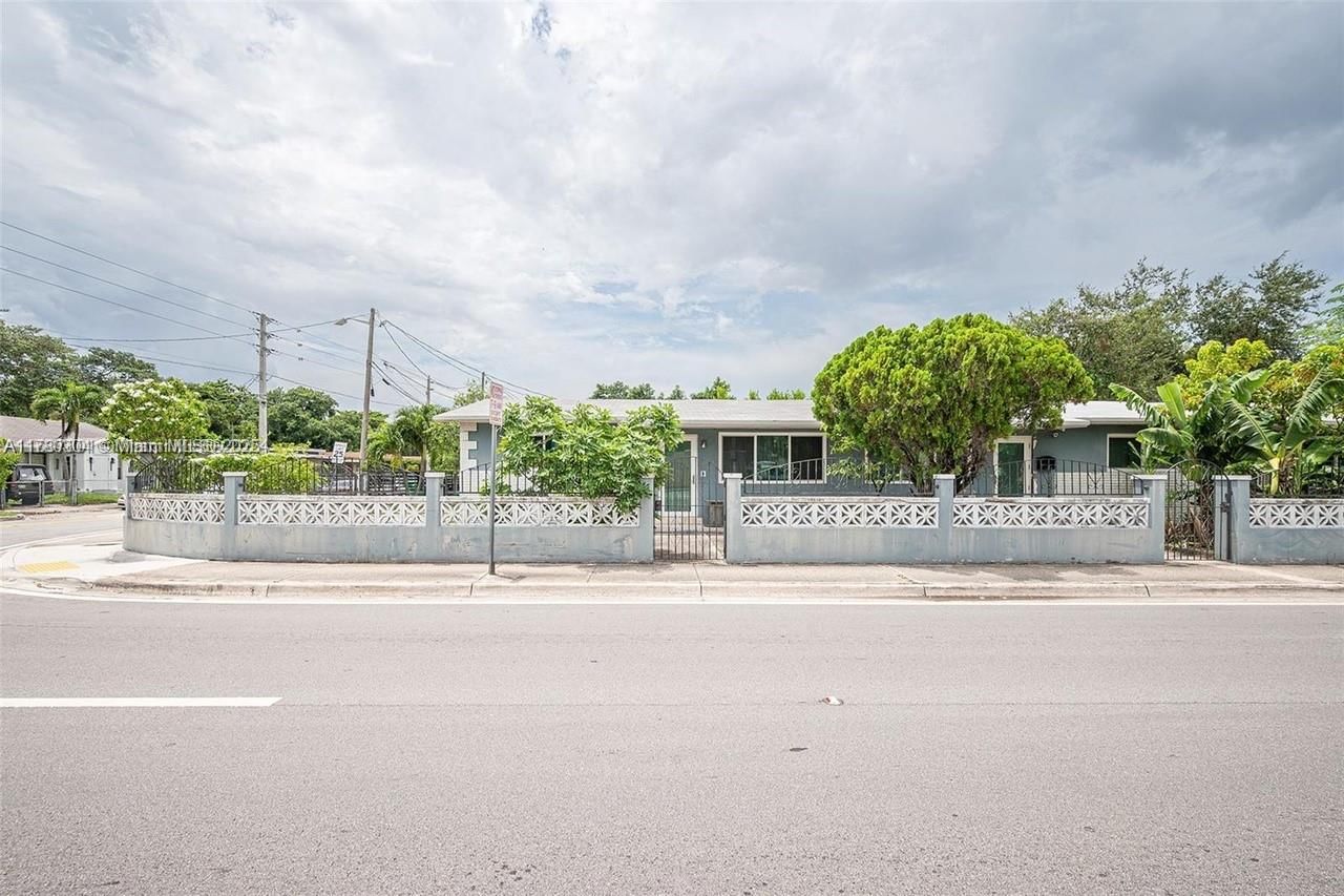 Real estate property located at 5204 Miami Ave, Miami-dade, Railway Shops Addn 2nd Am, Miami, FL