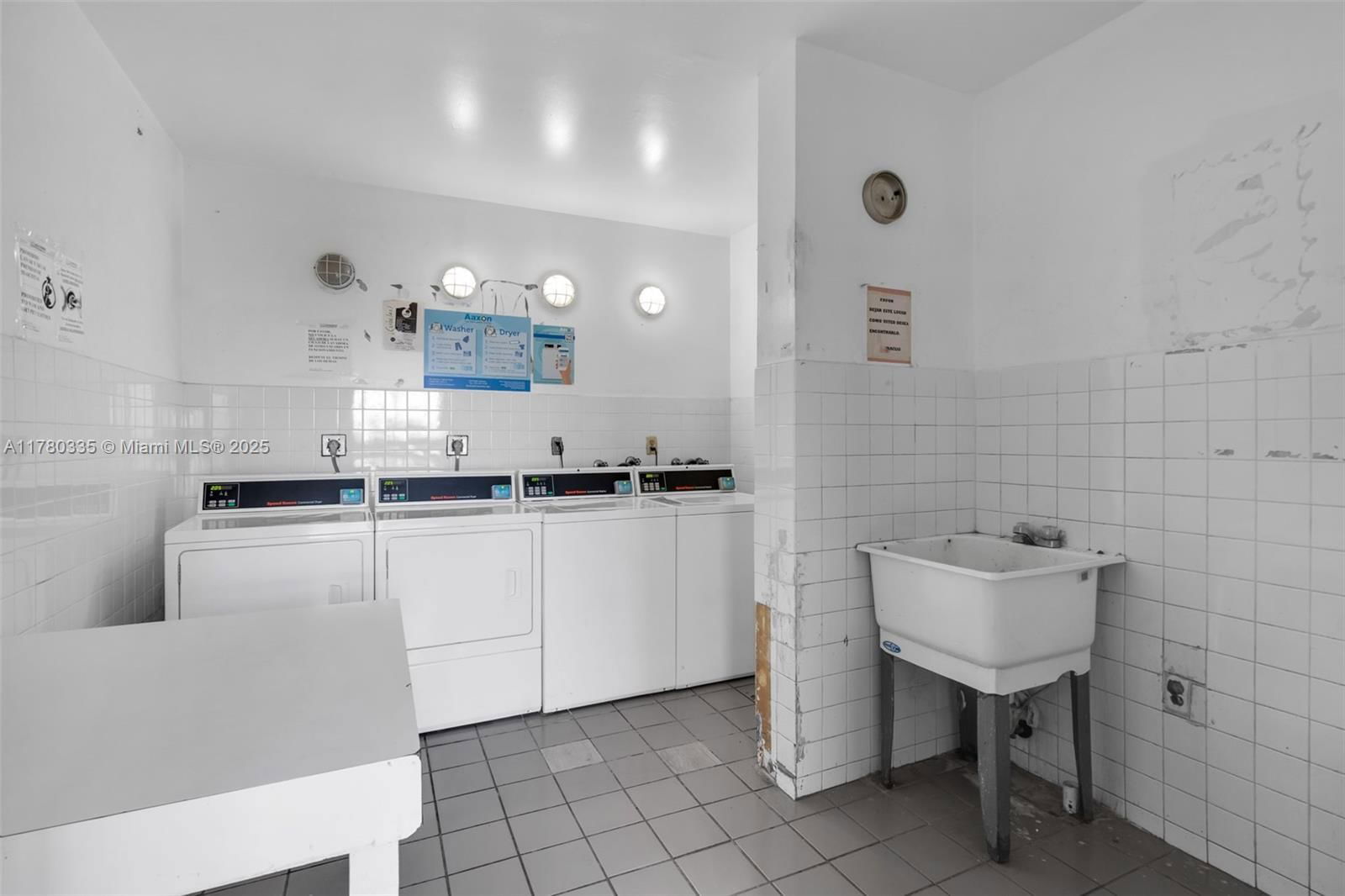 Real estate property located at 7400 20th Ave #418, Miami-dade, Royal Palms Condo, Hialeah, FL