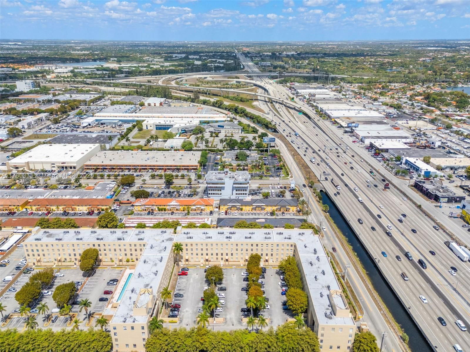 Real estate property located at 7400 20th Ave #418, Miami-dade, Royal Palms Condo, Hialeah, FL