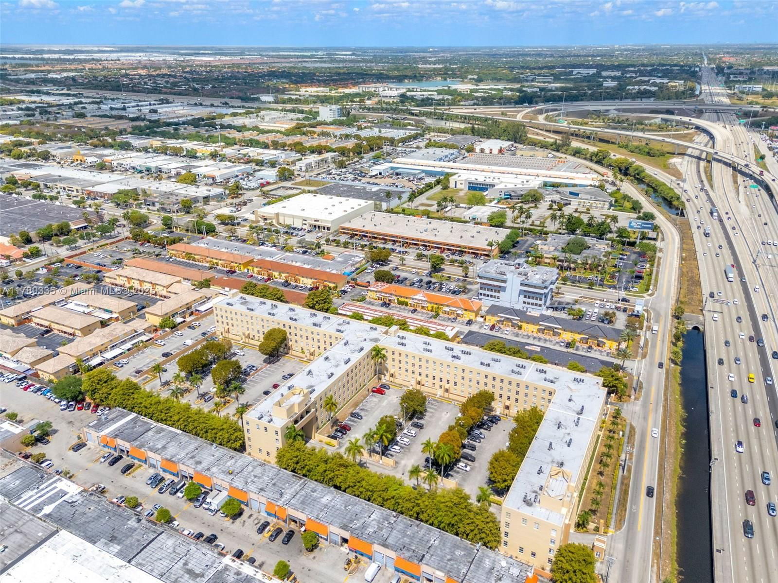 Real estate property located at 7400 20th Ave #418, Miami-dade, Royal Palms Condo, Hialeah, FL