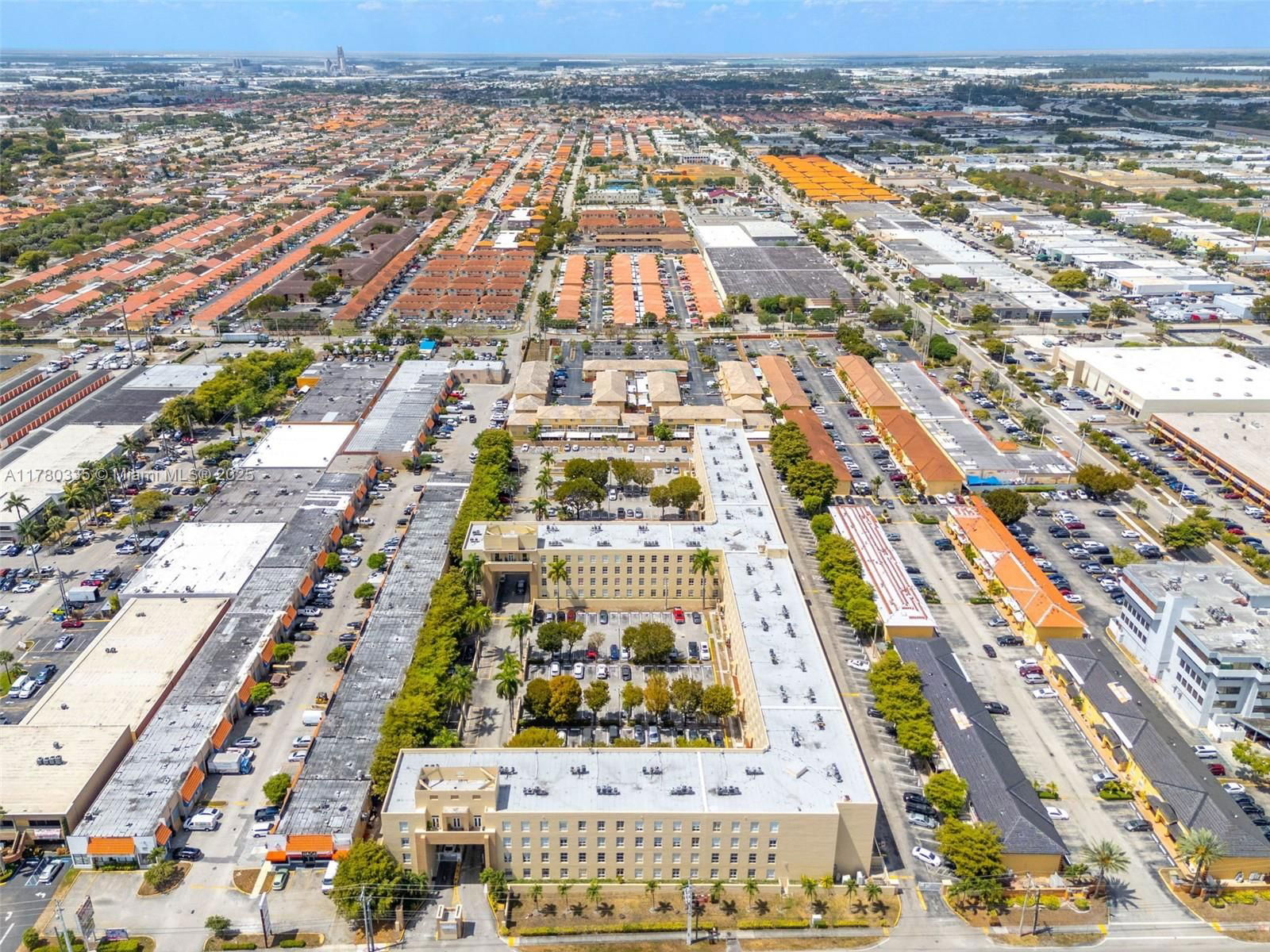 Real estate property located at 7400 20th Ave #418, Miami-dade, Royal Palms Condo, Hialeah, FL