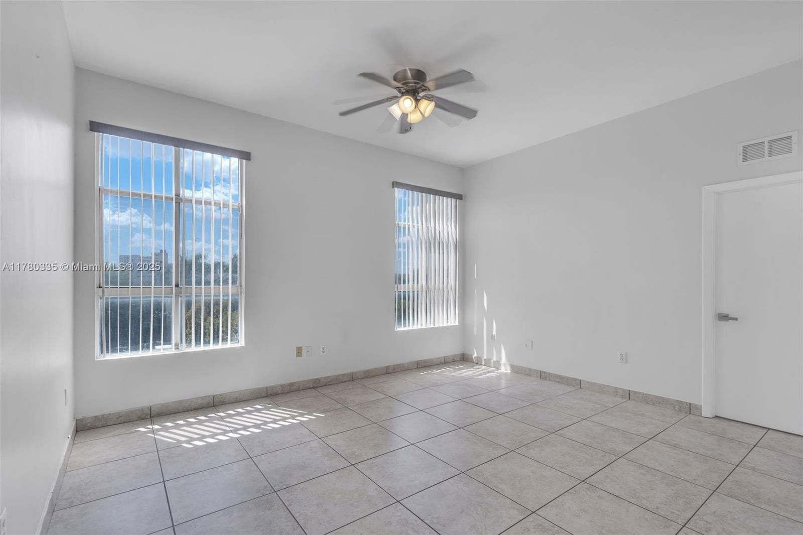 Real estate property located at 7400 20th Ave #418, Miami-dade, Royal Palms Condo, Hialeah, FL