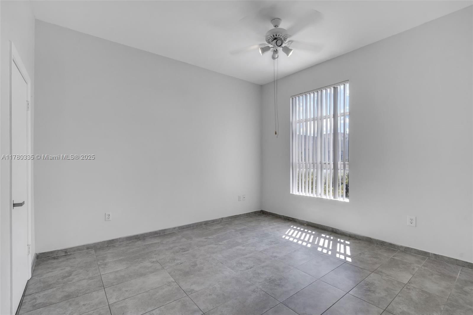 Real estate property located at 7400 20th Ave #418, Miami-dade, Royal Palms Condo, Hialeah, FL