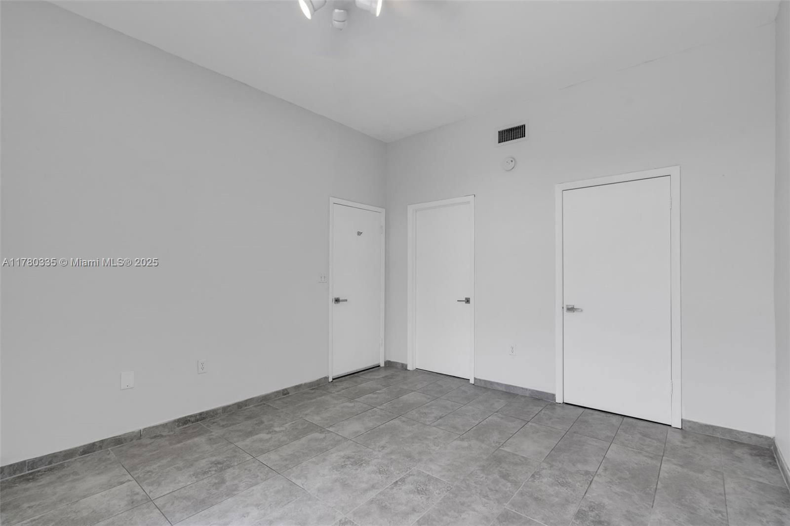 Real estate property located at 7400 20th Ave #418, Miami-dade, Royal Palms Condo, Hialeah, FL