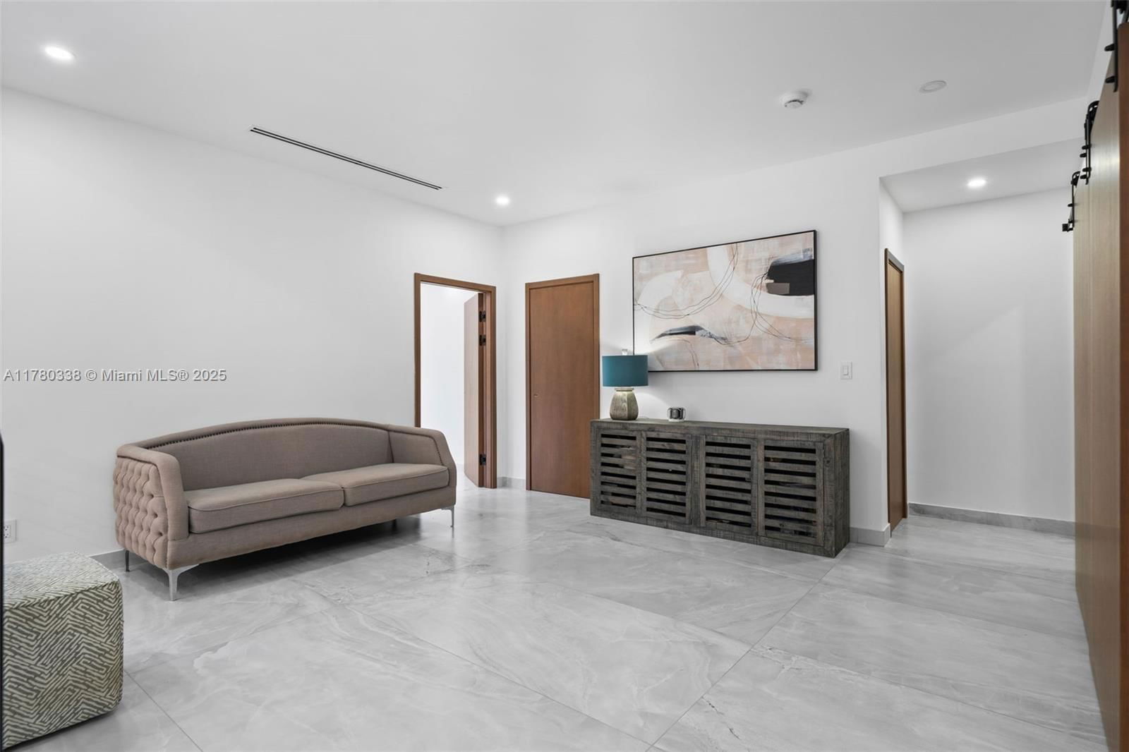 Real estate property located at 3000 Riverland Rd, Broward, Riverland Manors, Fort Lauderdale, FL