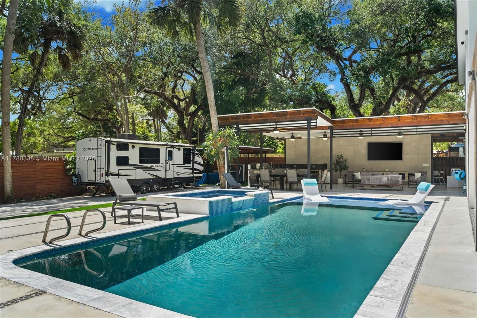 Real estate property located at 3000 Riverland Rd, Broward, Riverland Manors, Fort Lauderdale, FL