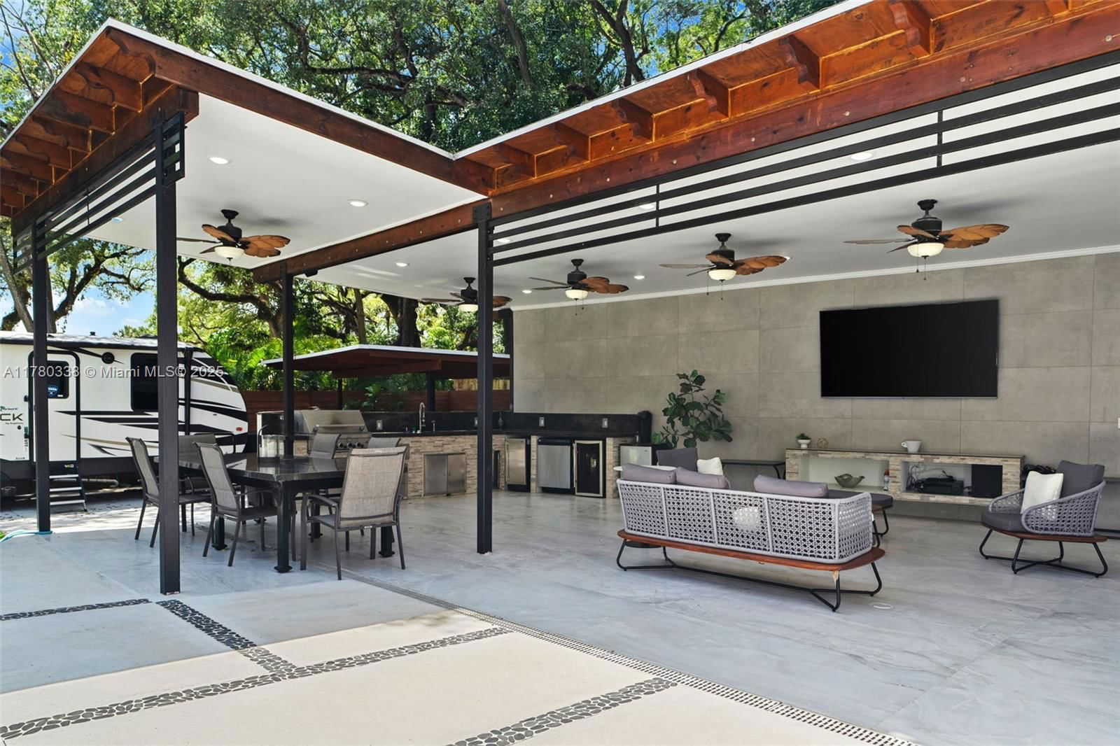 Real estate property located at 3000 Riverland Rd, Broward, Riverland Manors, Fort Lauderdale, FL
