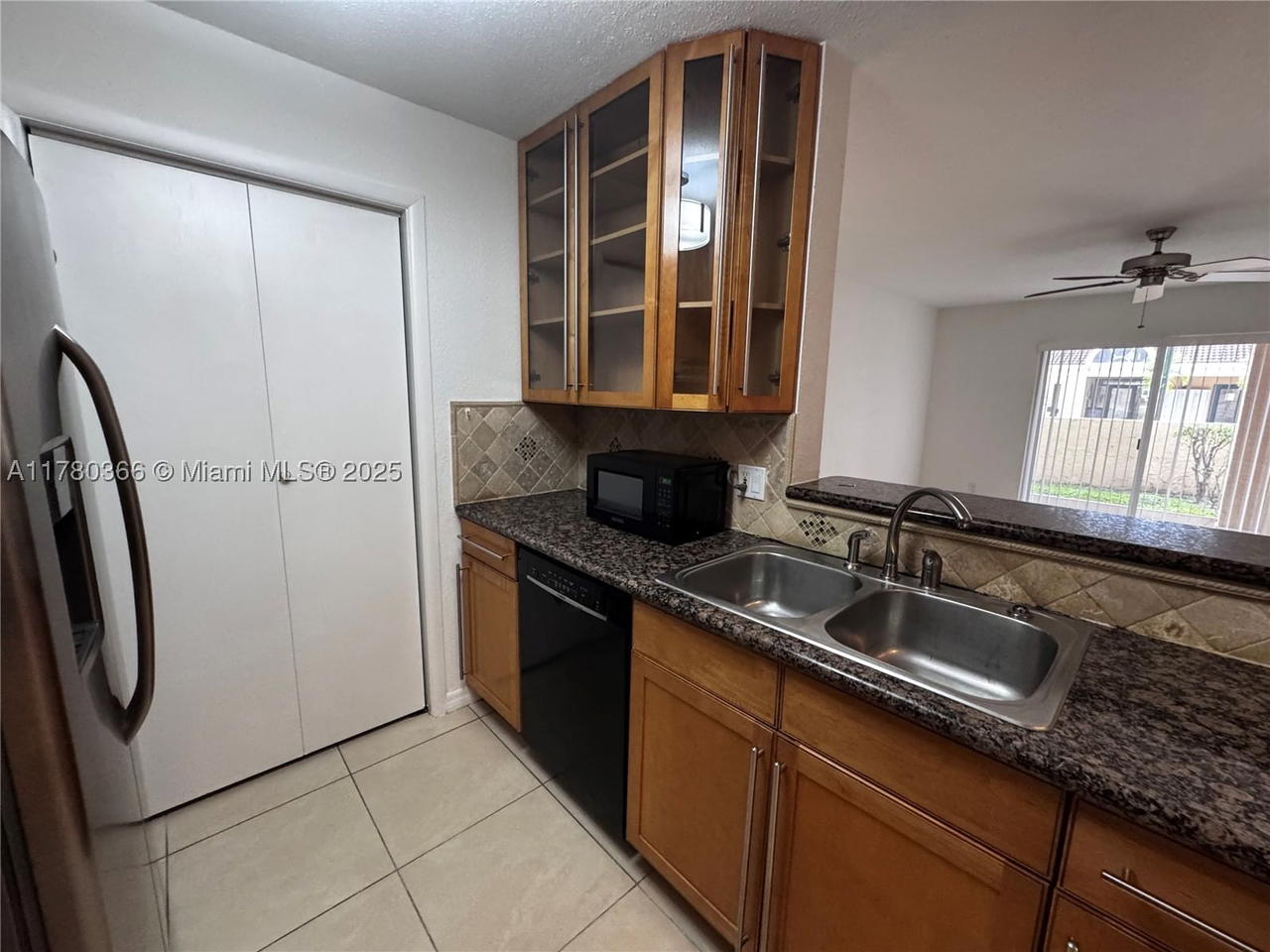 Real estate property located at 875 Riverside Dr #713, Broward, Savannah At Riverside Con, Coral Springs, FL