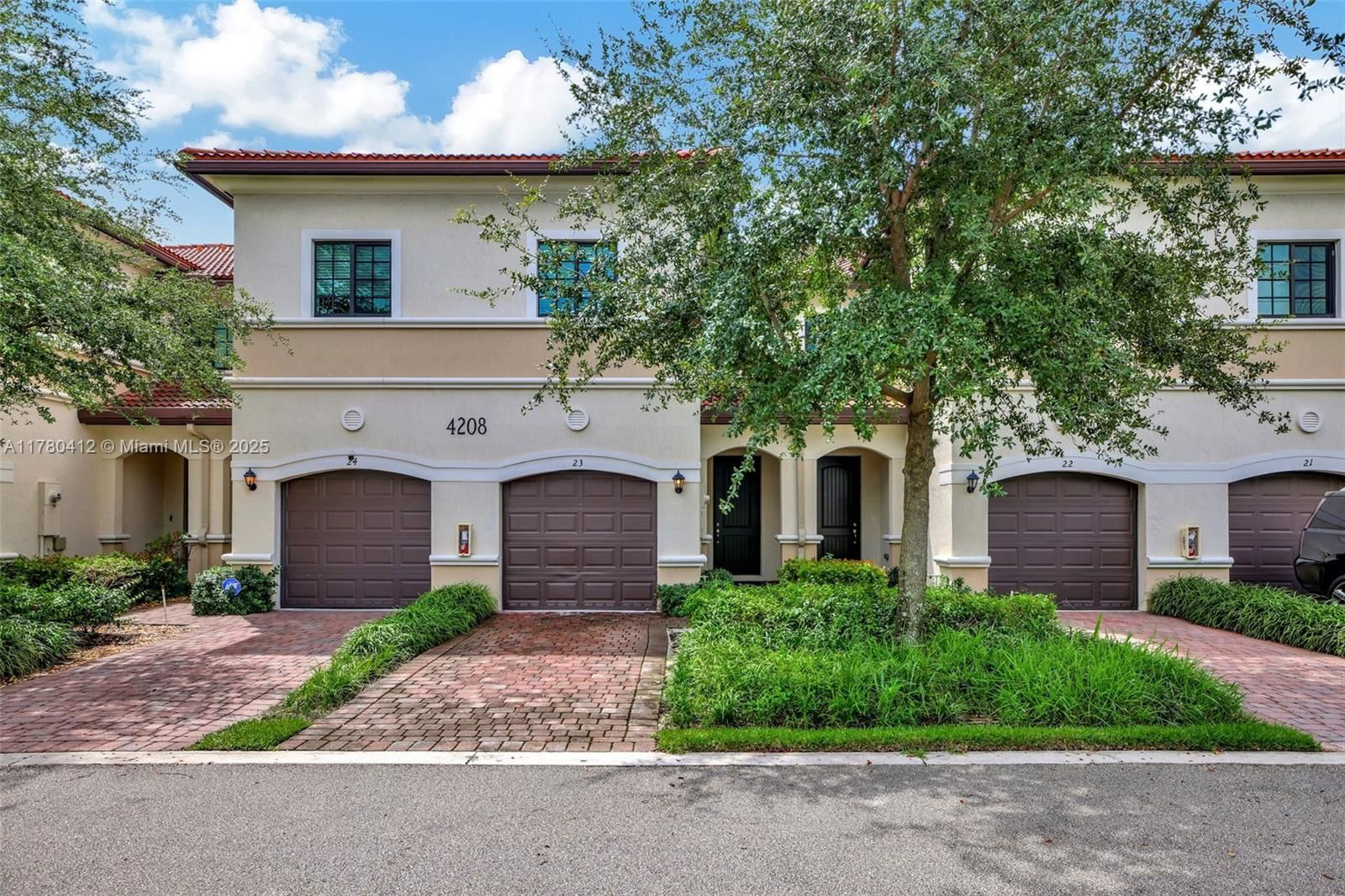 Real estate property located at 4208 Dixie Hwy #23, Broward, Dixie Landmark Plat, Oakland Park, FL