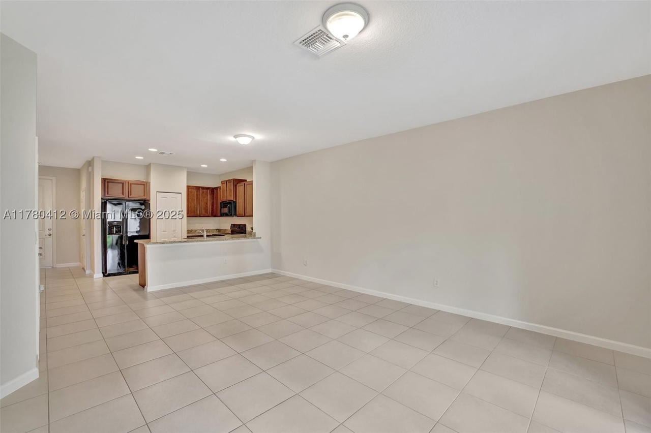 Real estate property located at 4208 Dixie Hwy #23, Broward, Dixie Landmark Plat, Oakland Park, FL