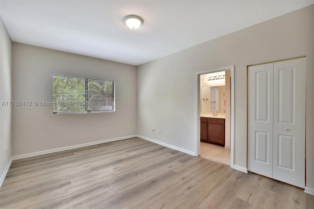 Real estate property located at 4208 Dixie Hwy #23, Broward, Dixie Landmark Plat, Oakland Park, FL