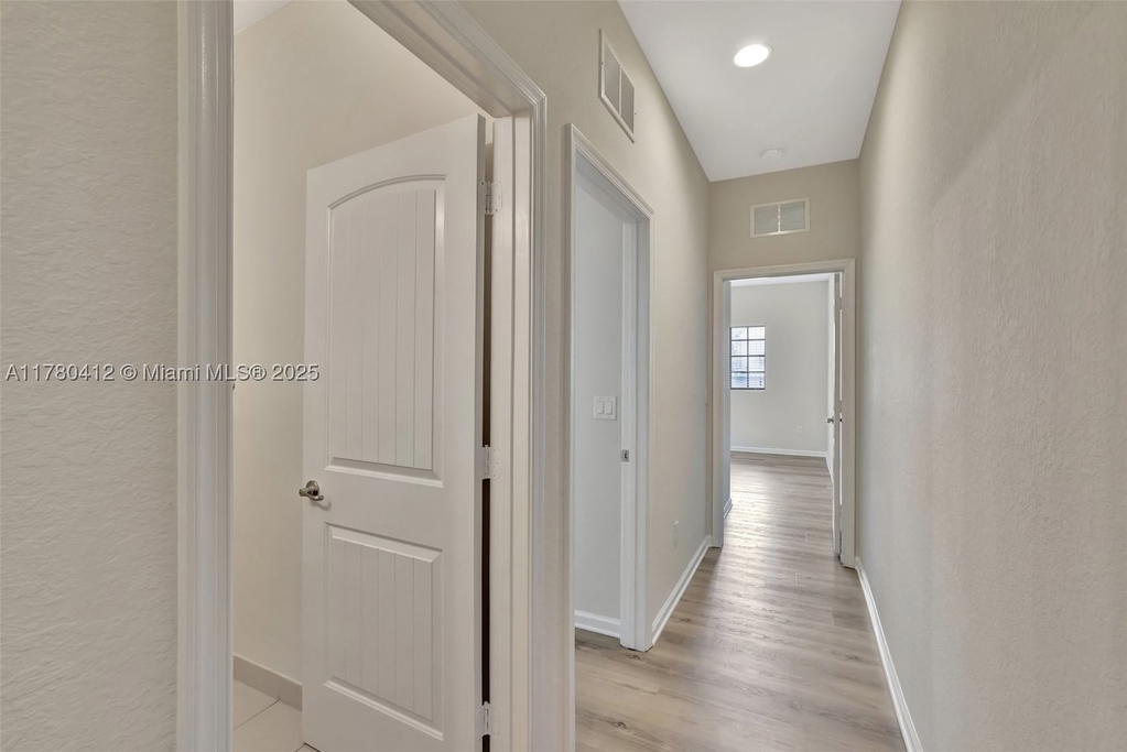 Real estate property located at 4208 Dixie Hwy #23, Broward, Dixie Landmark Plat, Oakland Park, FL