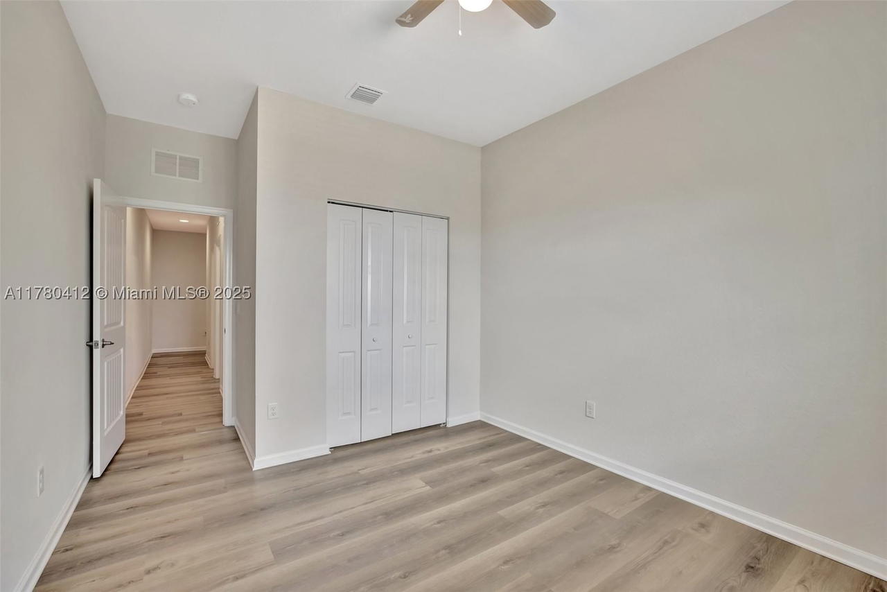 Real estate property located at 4208 Dixie Hwy #23, Broward, Dixie Landmark Plat, Oakland Park, FL