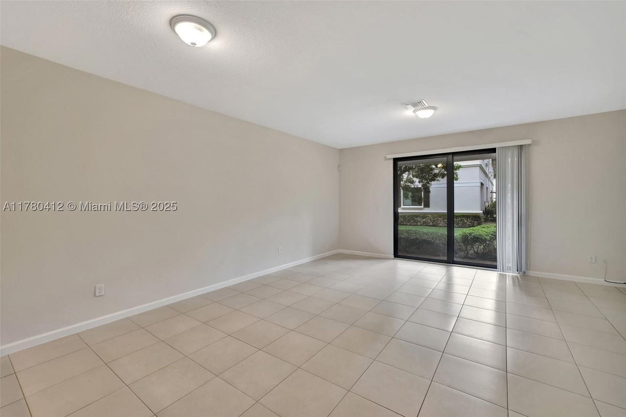 Real estate property located at 4208 Dixie Hwy #23, Broward, Dixie Landmark Plat, Oakland Park, FL