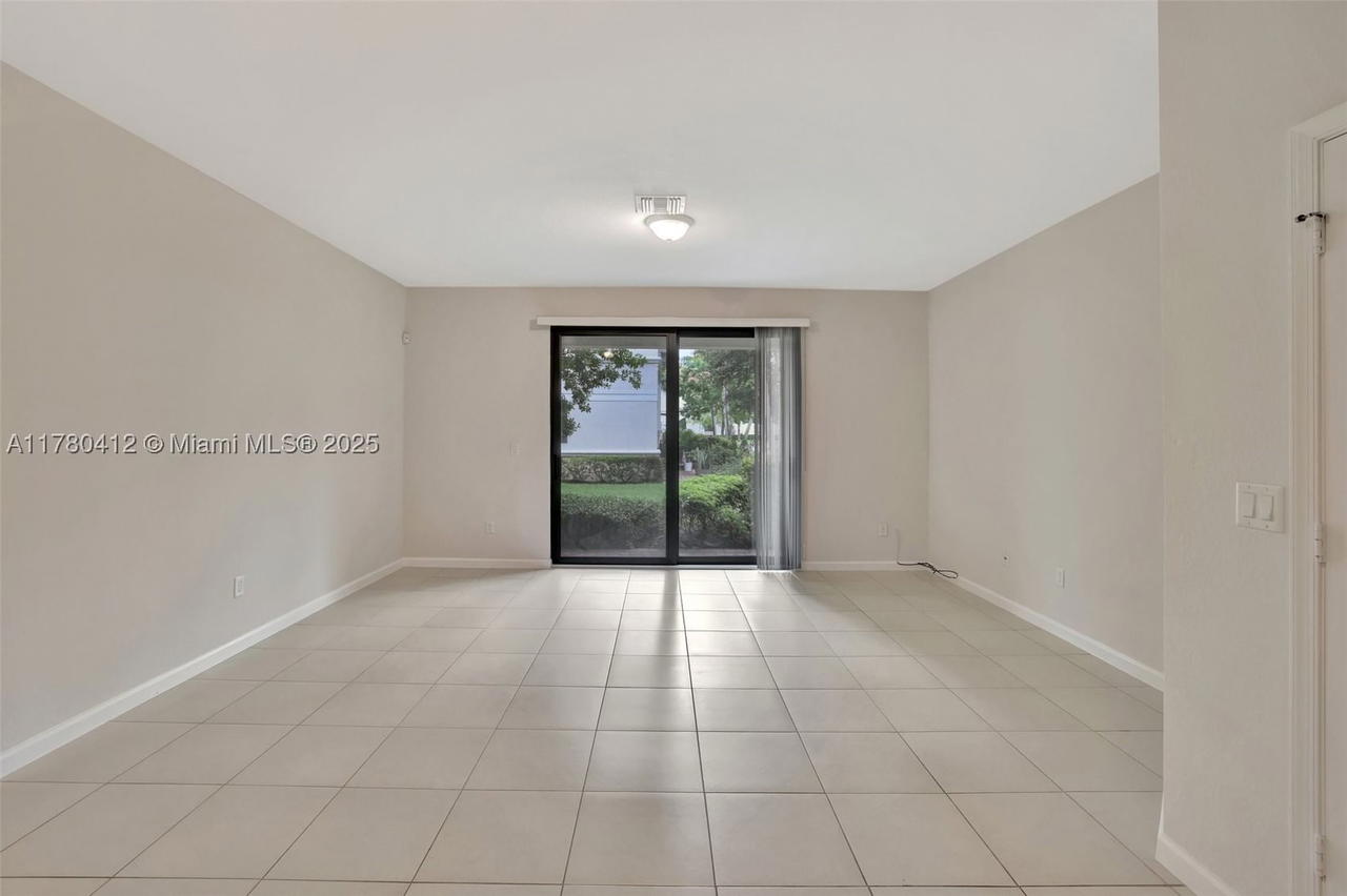 Real estate property located at 4208 Dixie Hwy #23, Broward, Dixie Landmark Plat, Oakland Park, FL