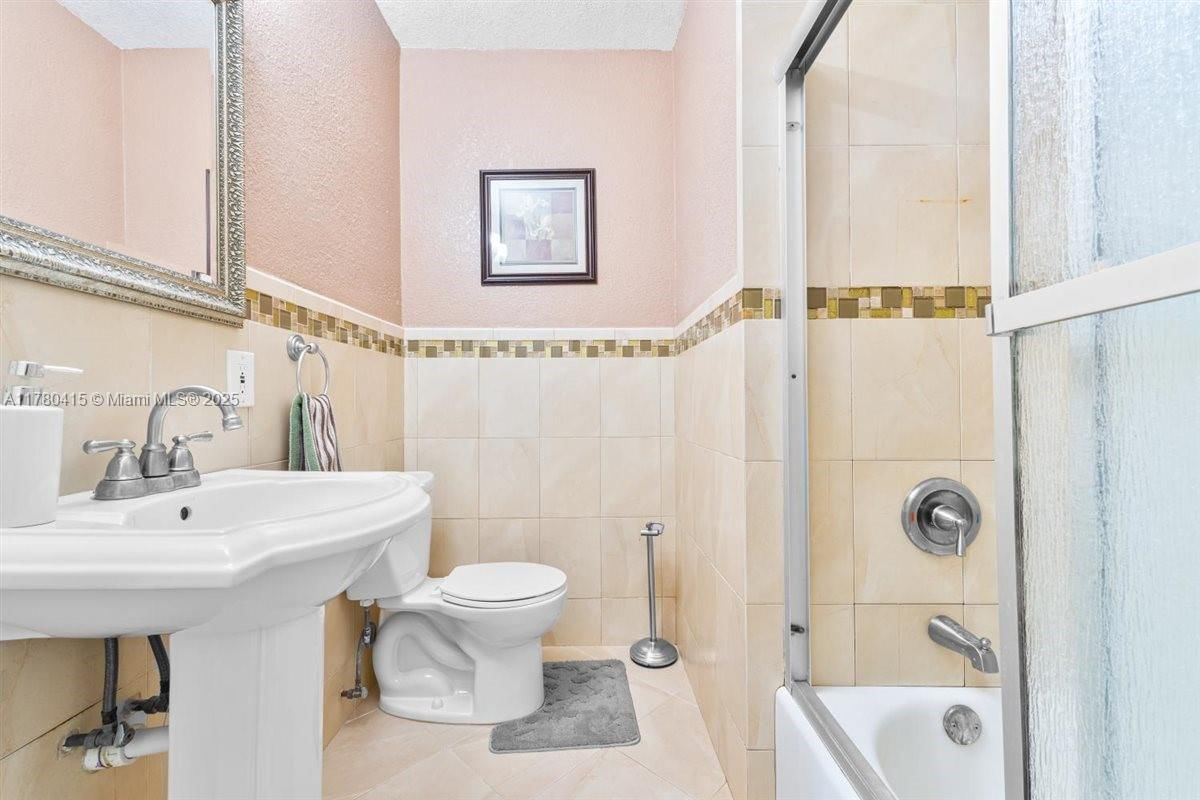 Real estate property located at 4155 98th Ave, Miami-dade, Fairlawn Ests 1st Addn, Miami, FL