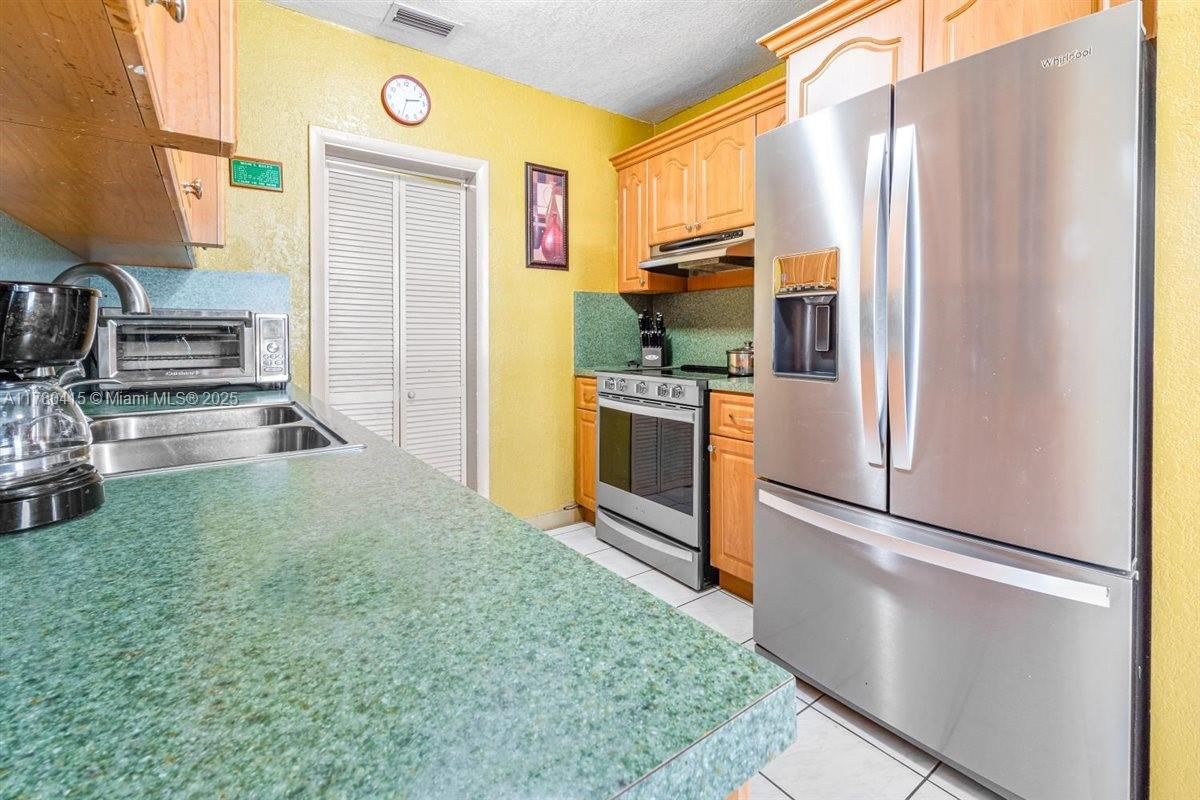 Real estate property located at 4155 98th Ave, Miami-dade, Fairlawn Ests 1st Addn, Miami, FL