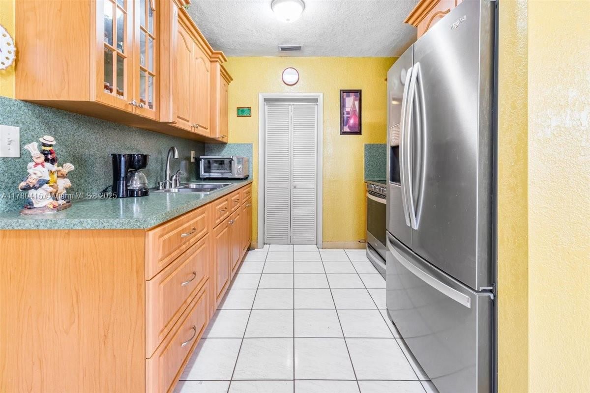 Real estate property located at 4155 98th Ave, Miami-dade, Fairlawn Ests 1st Addn, Miami, FL