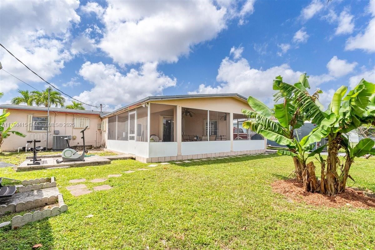 Real estate property located at 4155 98th Ave, Miami-dade, Fairlawn Ests 1st Addn, Miami, FL