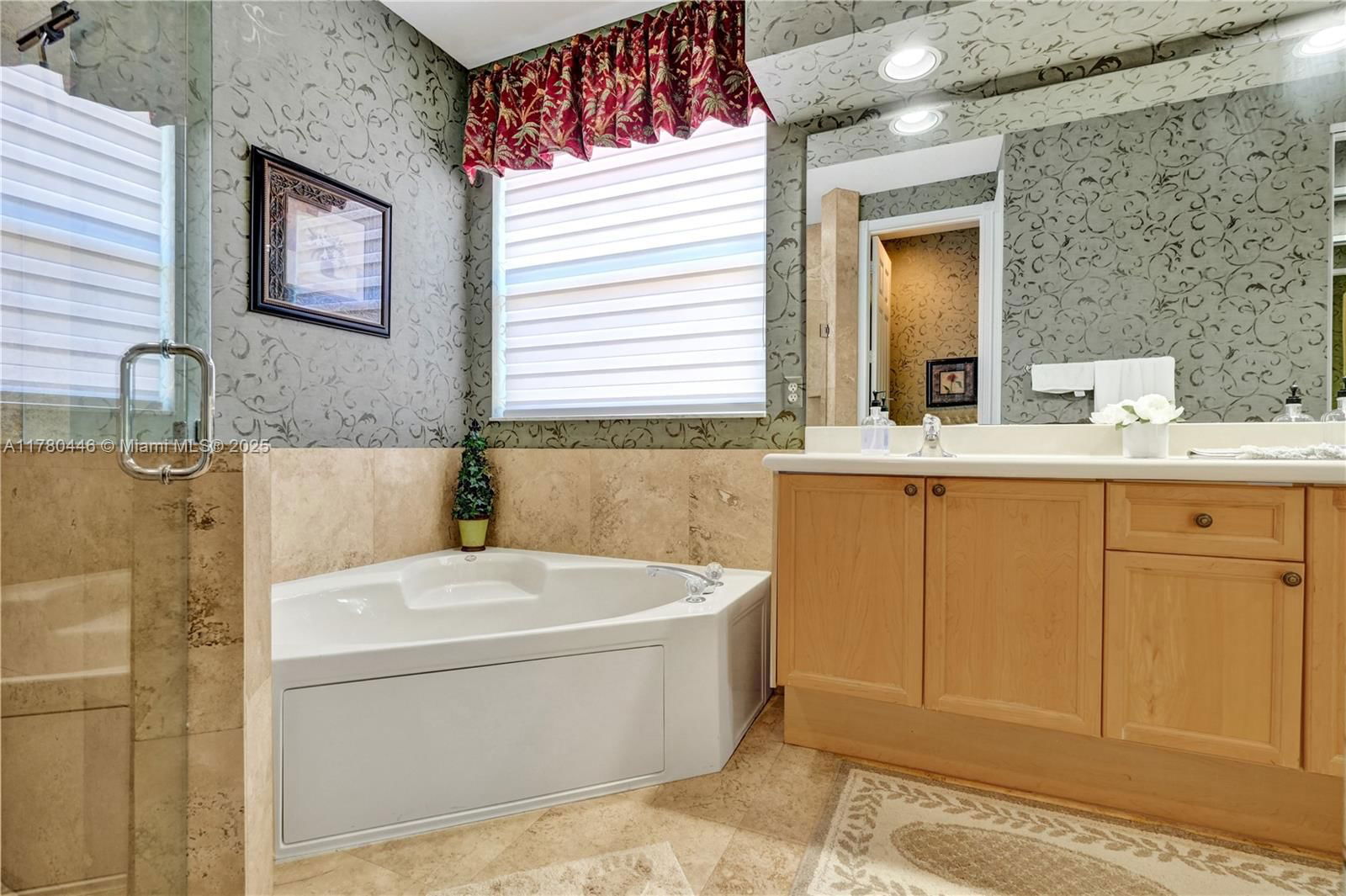 Real estate property located at 8246 Spyglass Dr, Palm Beach, Ironhorse Par C, West Palm Beach, FL