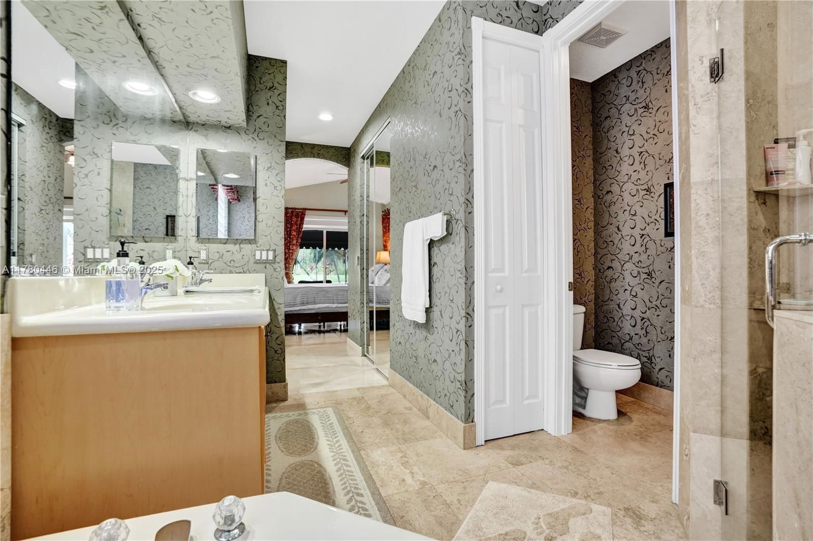 Real estate property located at 8246 Spyglass Dr, Palm Beach, Ironhorse Par C, West Palm Beach, FL
