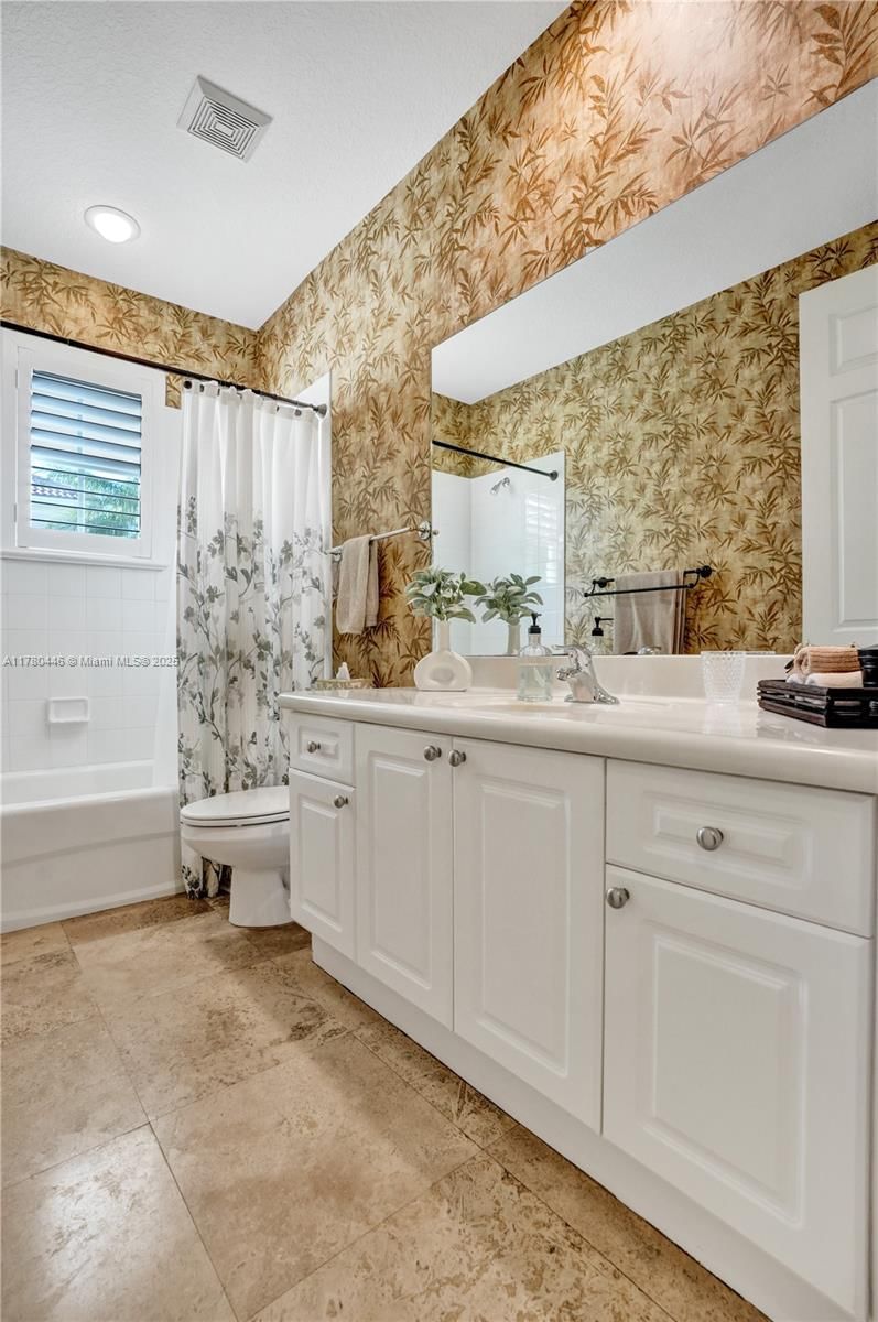 Real estate property located at 8246 Spyglass Dr, Palm Beach, Ironhorse Par C, West Palm Beach, FL